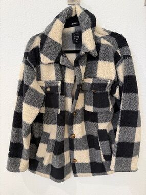 Sherpa Plaid Button-Front Jacket in navy & Cream